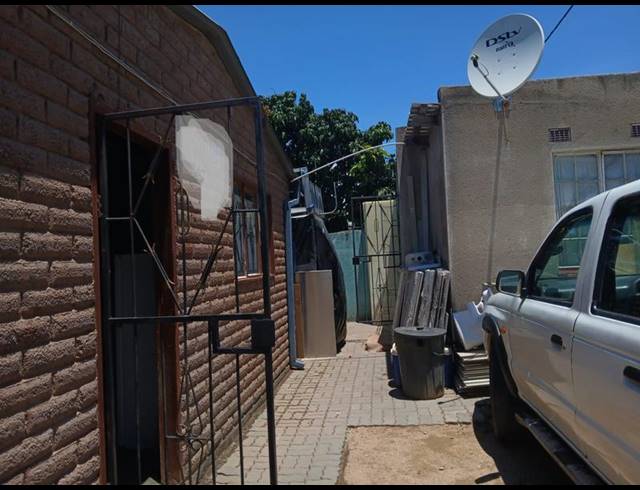 9 BEDROOM HOUSE FOR SALE IN OLIEVENHOUTBOSCH